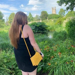 Meet your Posher, Caitlin